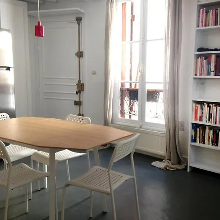 Charming 2-bedroom Duplex Bastille Appartamento Parigi